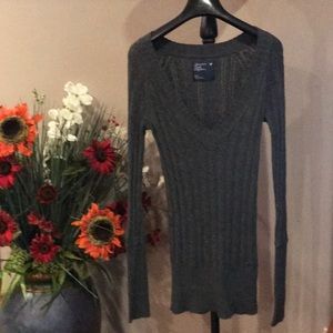 Long light weight American Eagle Gray sweater